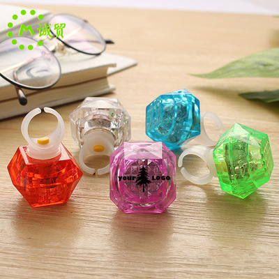 led发光手指灯 大号仿钻石戒指灯指环灯发光玩具厂家批发