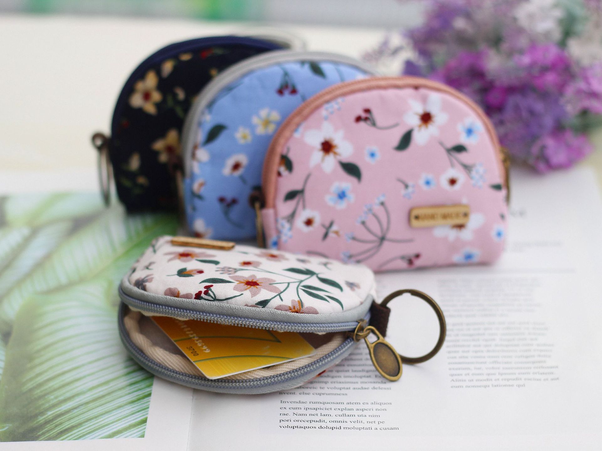 Women's Animal Cotton And Linen Zipper Coin Purses display picture 3