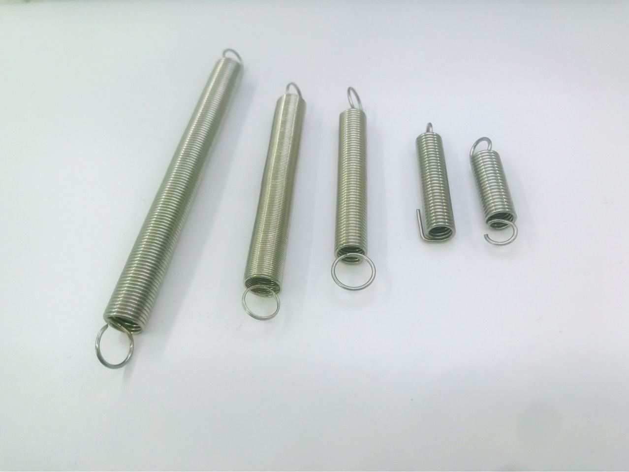 






厂家直销不锈钢304拉伸弹簧带勾拉伸弹簧