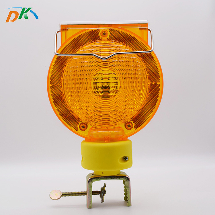 太阳能警示灯水马障碍灯护栏灯 交通警示灯 铁架铁塔信号灯