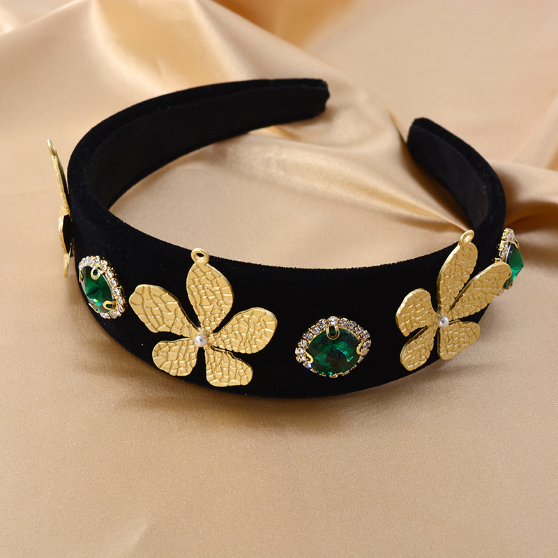 175g Weight Headwear Classification Baroque Leaves Gold Velvet Headband Emerald Crystal Thick Sponge Shape Catwalk Hairpin