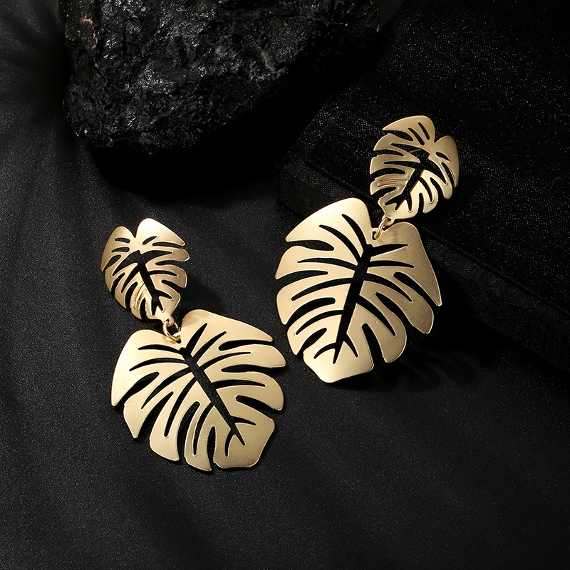 Fashion Bohemian Exaggerated Leaf Wild Earrings For Women display picture 5