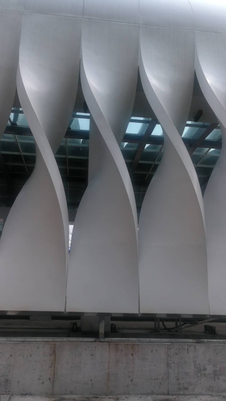 慕墙装饰扭曲铝单板 超长180度扭曲板 门头造型铝单板 颜色