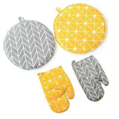 baking oven Insulated gloves kitchen Home High temperature resistance Cotton and hemp Anti scald glove Insulation pad ins The wind and the day and the Korean wind