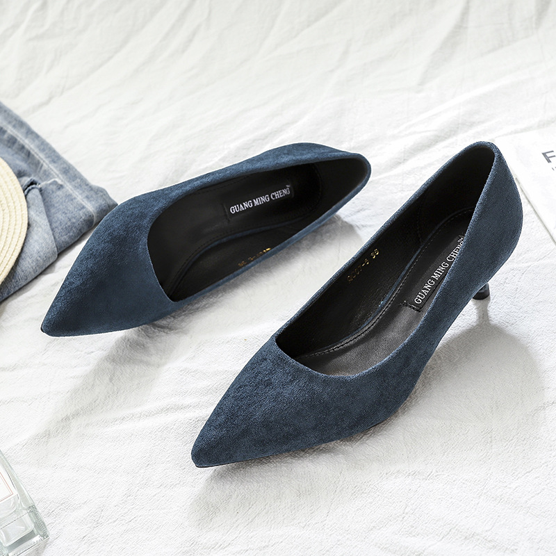Ventas directas de fábrica 2019 otoño nuevo estilo tacones altos puntiagudos zapatos de mujer de tacón de aguja todo fósforo boca baja zapatos de trabajo de tacón medio para mujer