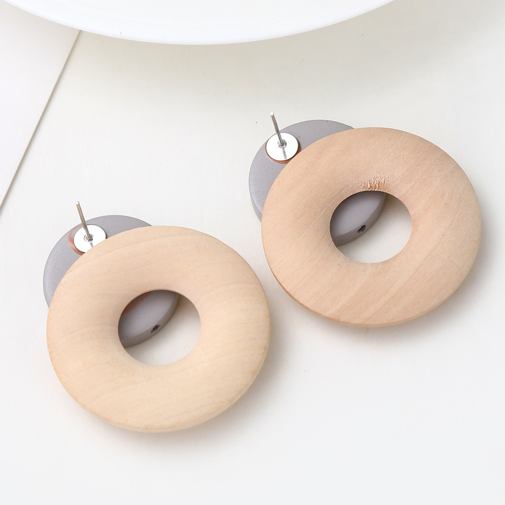 Fashion Circle Wooden Earrings display picture 2