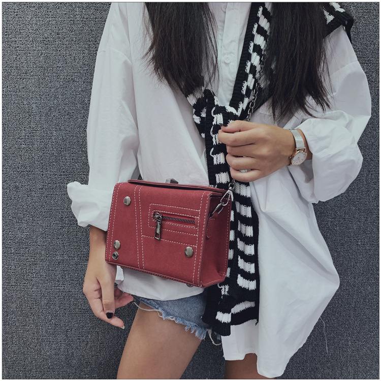 New Fashion Square Lock Contrast Color Messenger Bag Wholesale Nihaojewelry display picture 12