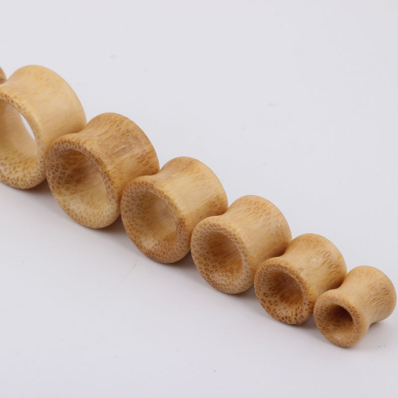 Pointed titanium steel lip stud product view