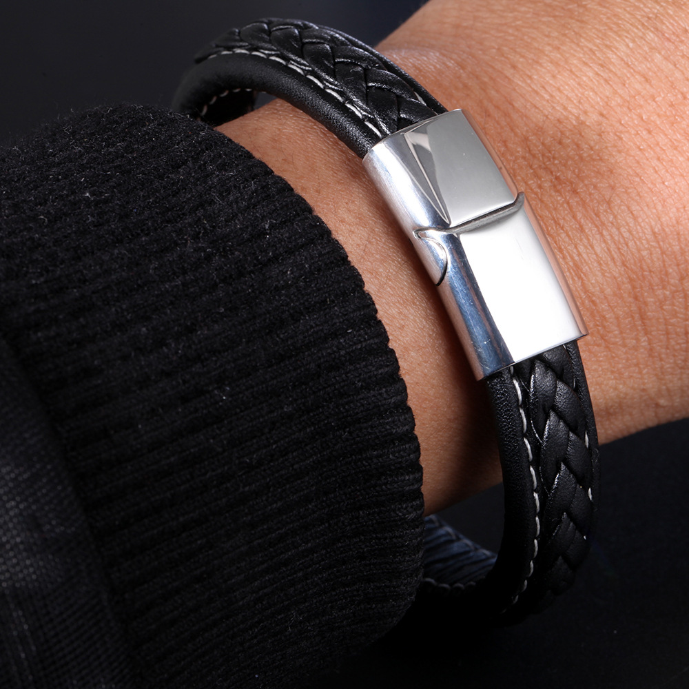Simple Style Geometric Titanium Steel Braid Artificial Leather Polishing Men'S Bracelets display picture 3