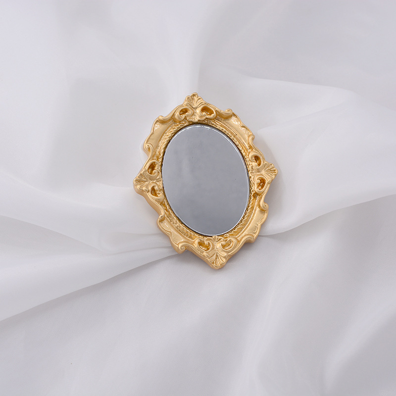 Vintage Carved Mirror Photo Frame Cold Wind Alloy Brooch display picture 3