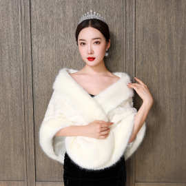 2019婚纱披肩冬季新娘结婚礼服旗袍敬酒服伴娘毛外套加厚保暖皮草