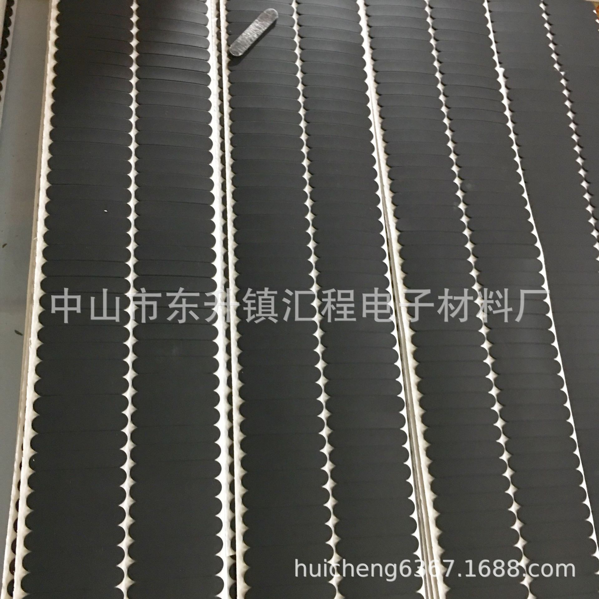 厂家直销硅胶垫圈硅胶防水密封垫格纹硅胶垫背胶硅胶脚垫免费拿样