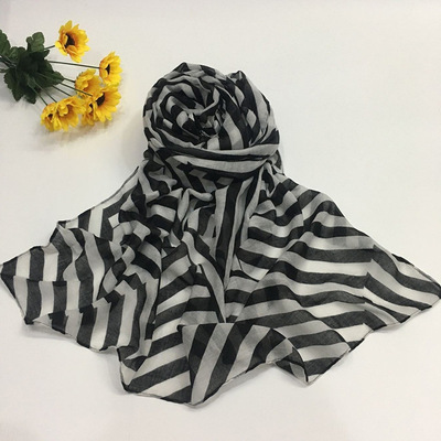 秋季新品巴厘纱丝巾女 简约条纹披肩围巾两用时尚装饰丝巾批发