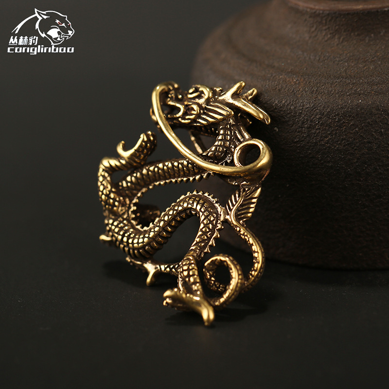 Dragón chino creativo latón domineering tridimensional dragón Sheng Xiaolong dragón rey coche llavero colgante puesto Venta caliente