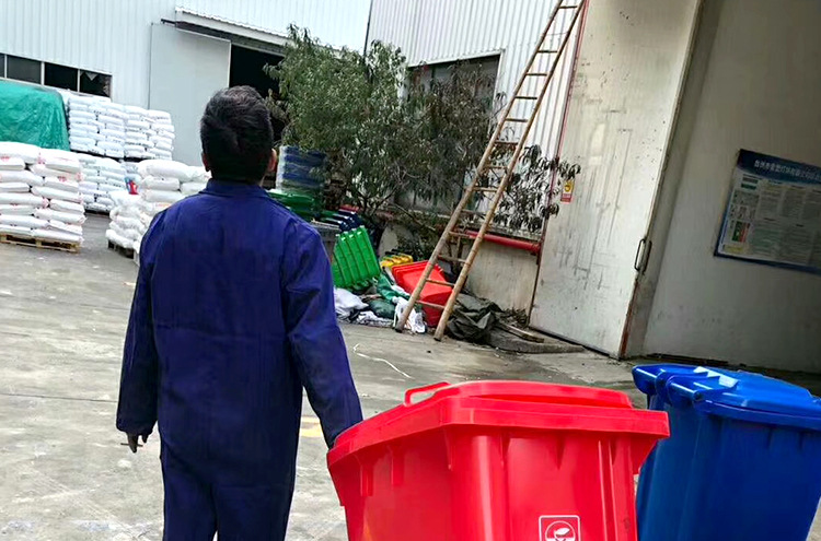 分类垃圾桶详情_10.jpg