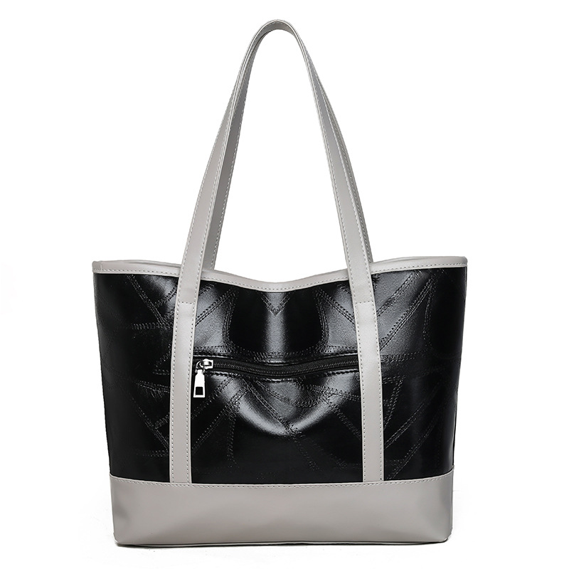 Capacious bag for leisure, Amazon