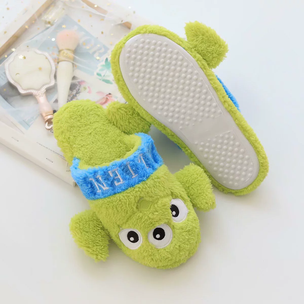 Anime Cartoon Mickey Stella KT Cat Plush Home Slipper Floor Drag Fighting Winter Warm Winter Women's Slipper