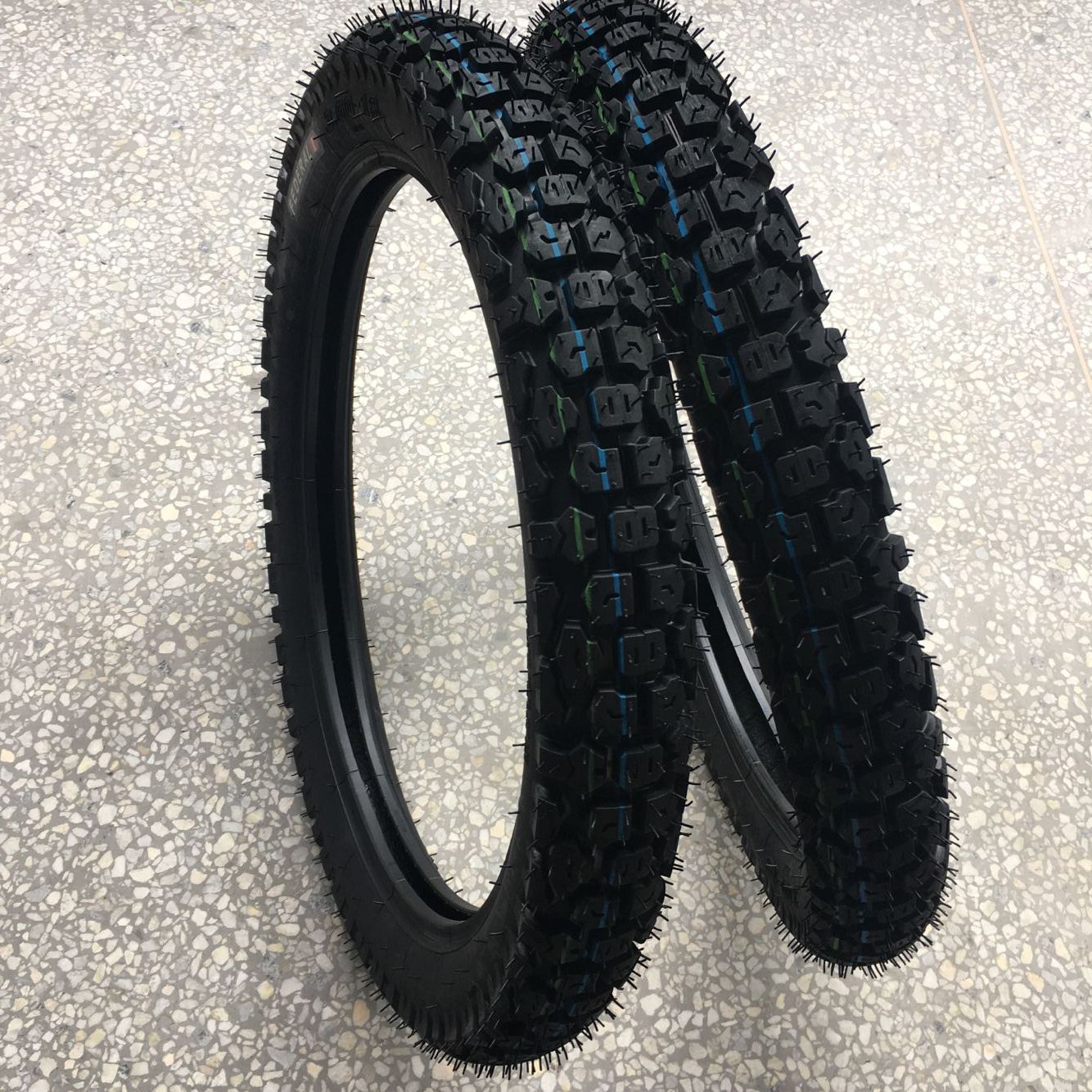 厂家生产摩托车轮胎 摩托车轮胎 300-18 越野胎 真空胎轮胎