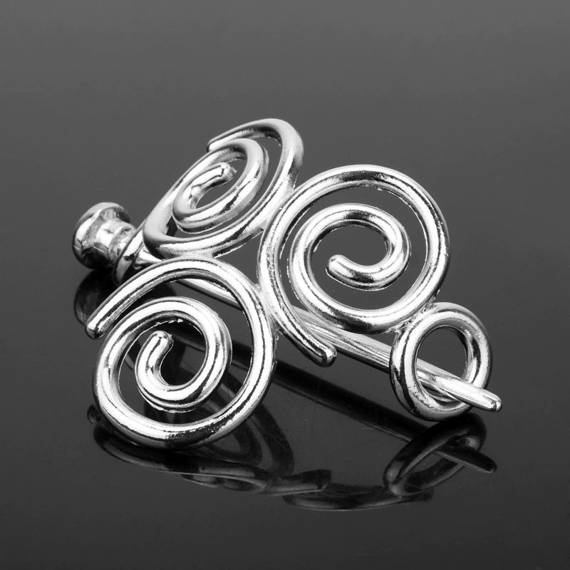Сплавной ретро шпилька (Mo Chun), дизайн Celtic‑knot, электропокрытие, 4.5×5.9×8 см