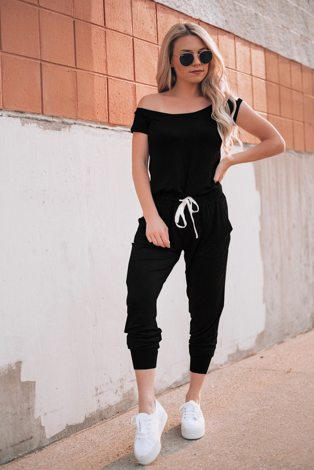 Women's Off-shoulder Jumpsuit With Pockets And Lace-up Details_voghion.com
