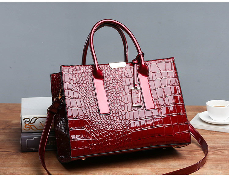 Crocodile Pattern Shoulder Bag Three-piece Set Wholesale Nihaojewelry display picture 15