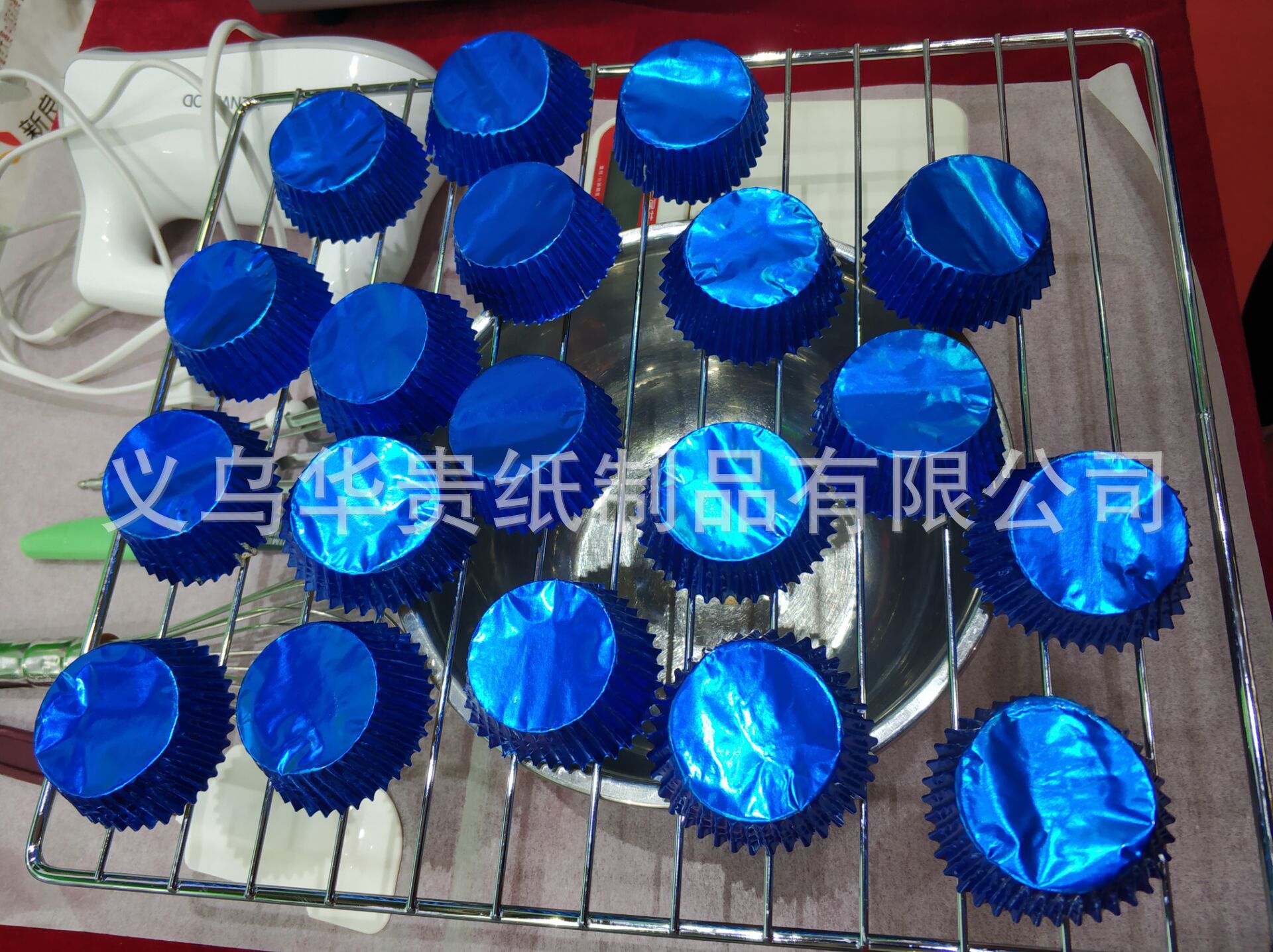 工厂直销60克食品级蓝色铝箔纸蛋糕托专用现货供应