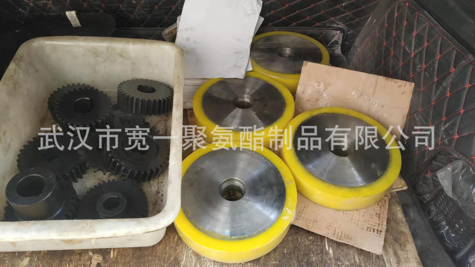 供应湖北武汉聚氨酯包胶加工定做，滚轮包胶加工定做