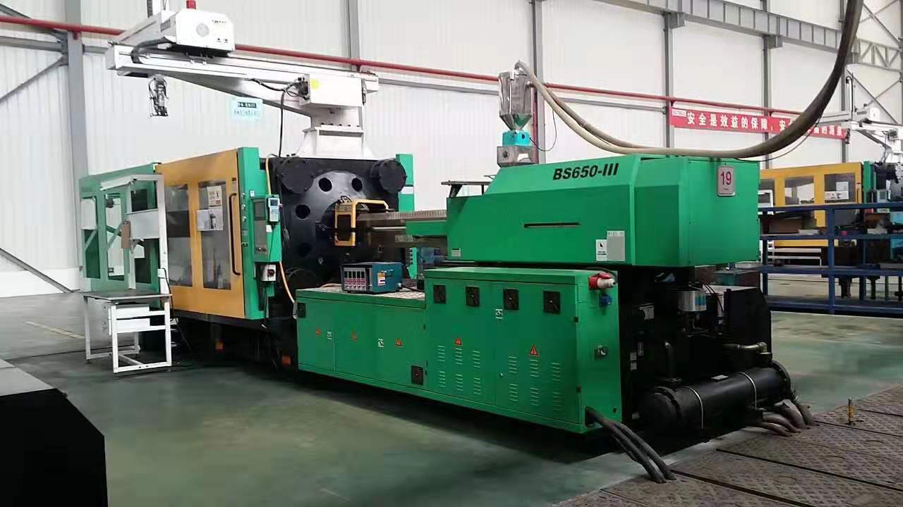 紧急转让湖北工厂一批全新博创注塑机