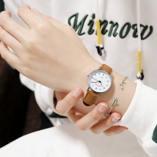 Korean Retro Fashion Minimalist Casual Elegant Quartz Watch for Middle and High School Students, Waterproof and Ultra-Thin, Suitable for Both Men and Women as Couple's Choice