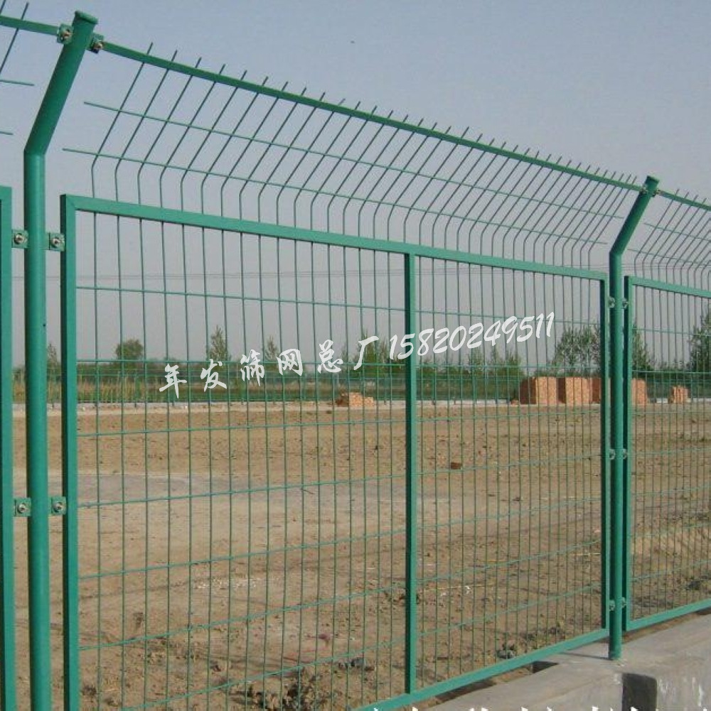 养殖圈地铁丝网围栏 鱼塘临边隔离框架防护栏泥地预埋