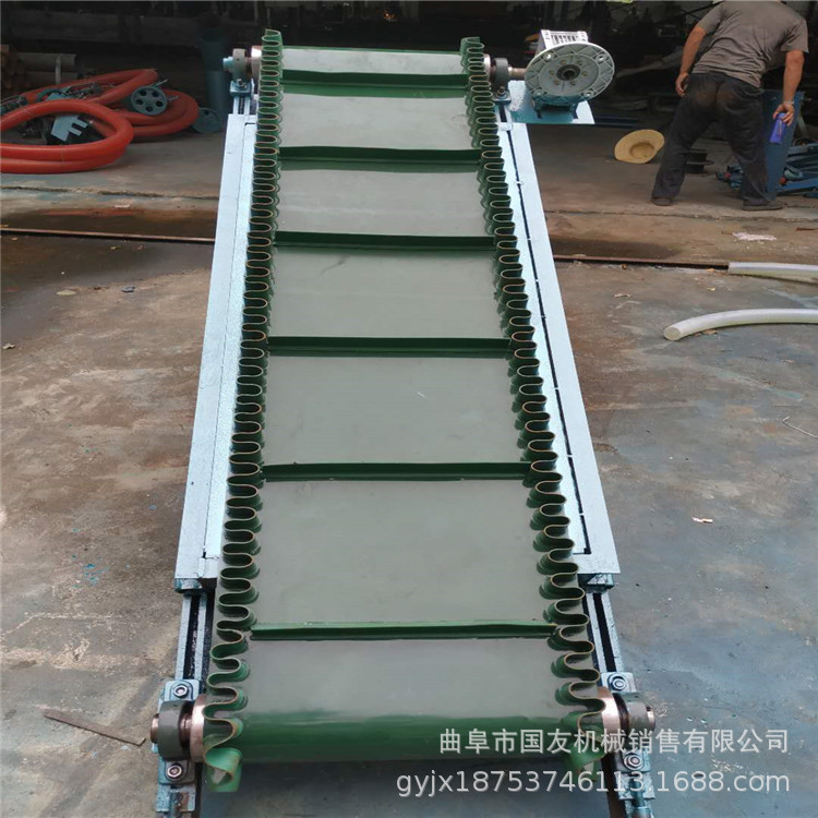 小型裙边格挡茶叶上料机 石头打磨上料传动机 倾斜移动皮带输送机