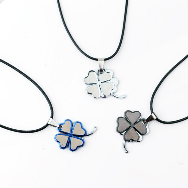 Double-layer movable lucky clover