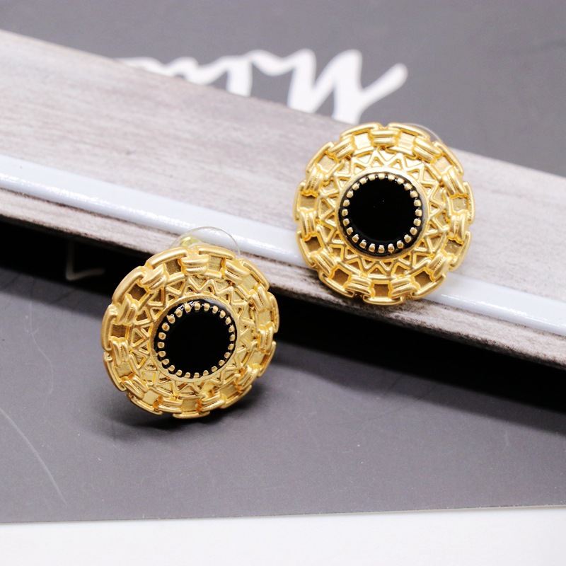 Stud Earrings Round Lace Pattern 925 Silver Stud Earrings Delicate Gold Round Stud Earrings display picture 7