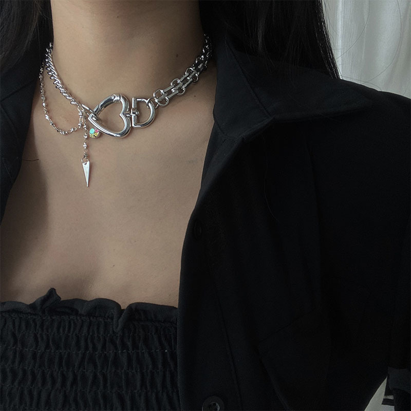 Europäische Und Amerikanische Ins Wind Net Red Der Gleiche Absatz Metall Dicke Kette Halskette Schlüsselbein Kette Choker Liebe Schnallen Halskette Kurz display picture 1