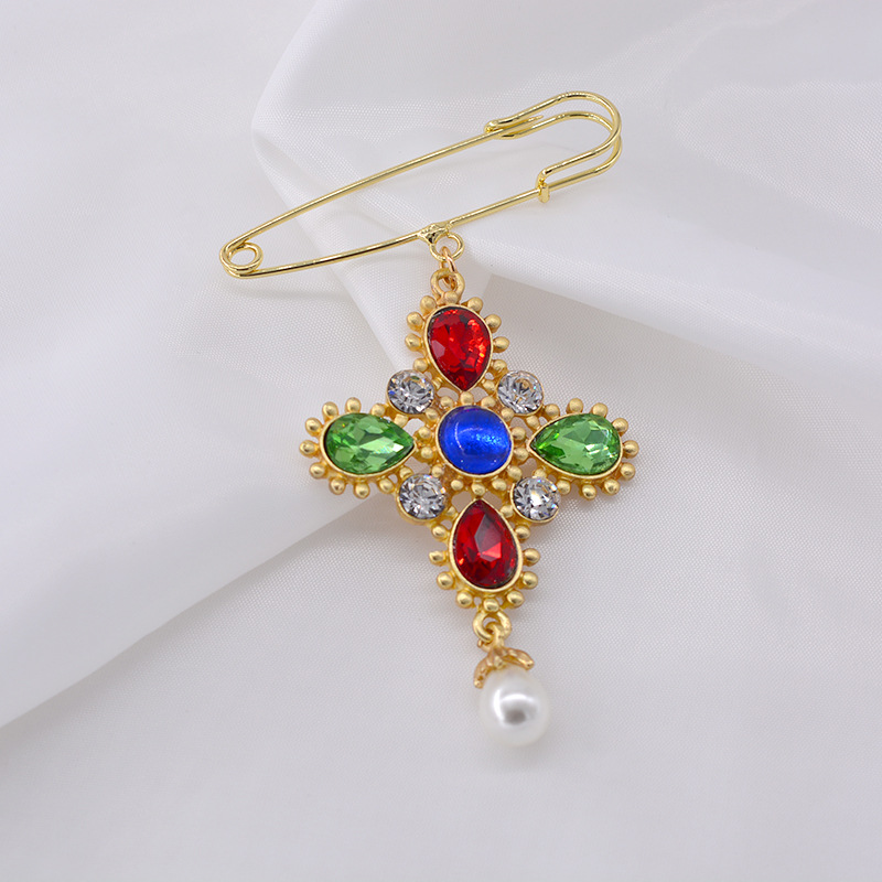 Retro Cross Crystal Brooch Anti-lighting Pin display picture 2