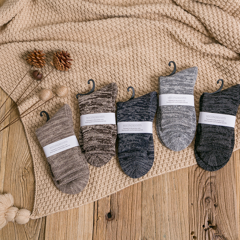 2019 new pattern man Terry socks Autumn and winter comfortable ventilation keep warm Socks Medium hose Cotton socks wholesale