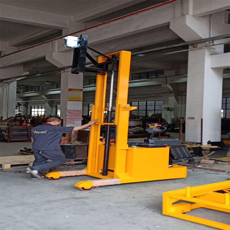 YL420B平衡重式全电动油桶翻转车无前腿倒料车无支腿式油桶倒料车