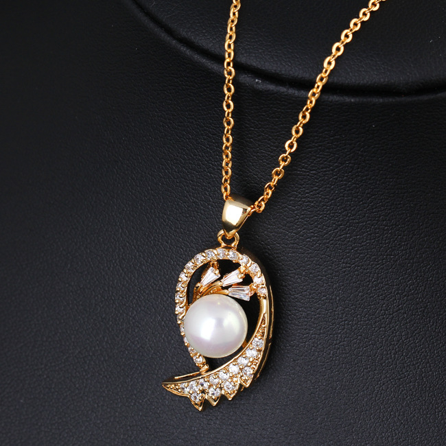 Brand copper fashionable necklace pearl with zircon