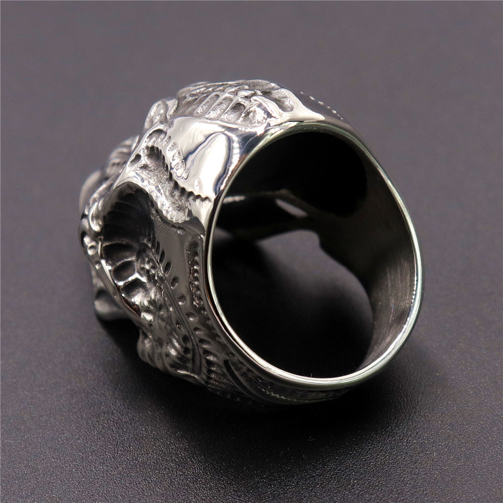 Skull Ring Image 3