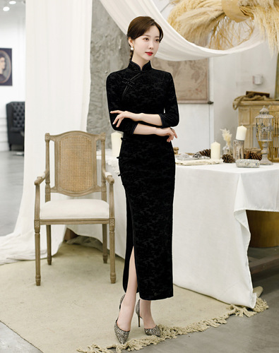 Chinese Dress cheongsam for womenEmbroidered and antique long size cheongsam skirt cheongsam