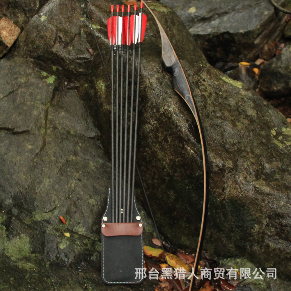 Leather pocket quiver