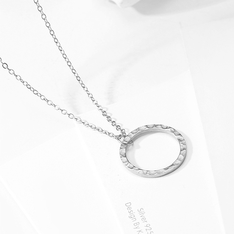 Fashion Simple Round Pendant 316lstainless Steel Necklace For Women display picture 3