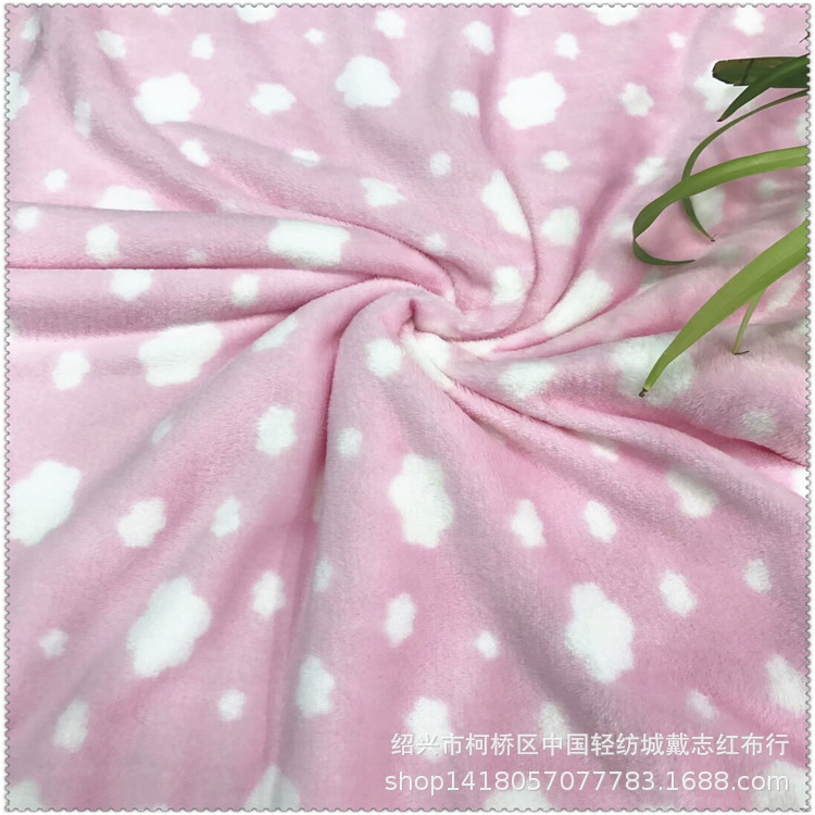 现货全涤针织单面云朵印花法兰绒绒布 沙发桌布时装睡衣抱枕面料