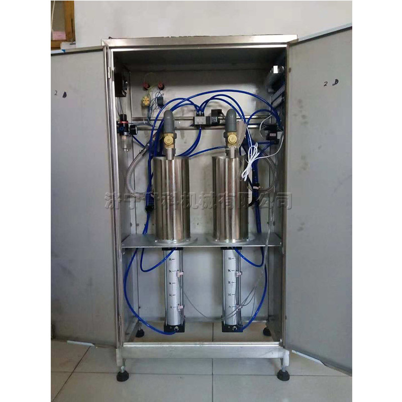 半自动双头气动灌装设备 油水洗衣液定量装瓶 脚踏开关计时灌装机