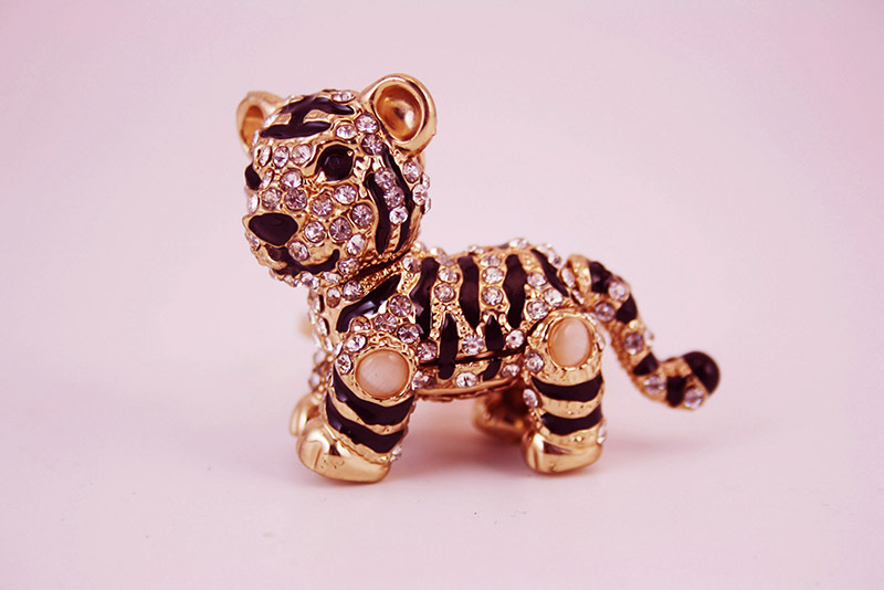 54g Weight Travel Occasion Alloy, Metal Material Tiger Pattern Unisex Gender Zodiac Little Tiger Keychain 1