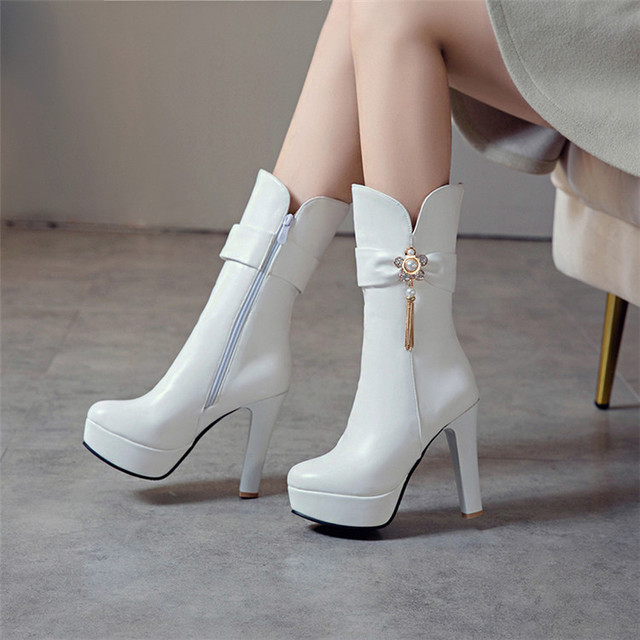 Thick heels， high heels， short boots，autumn and winter new round head