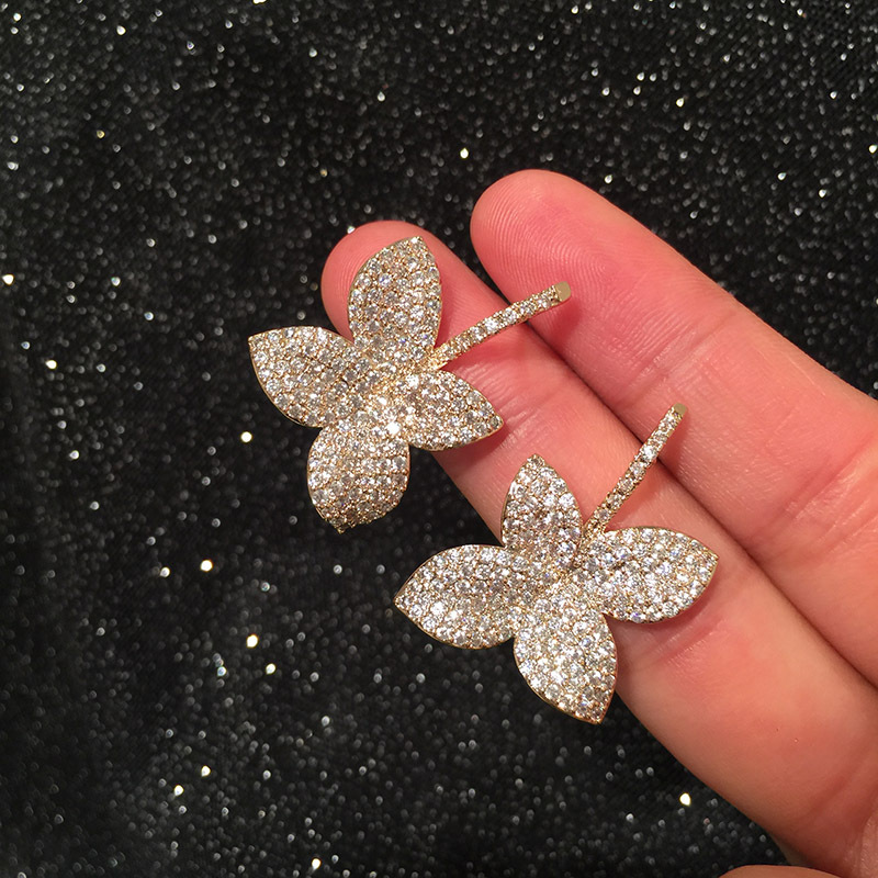 Fashion Luxury Leaf Earrings Gold Micro-inlaid Zircon Gas Earrings Simple Bride Earrings Jewelry display picture 4