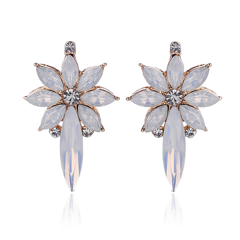 8g Weight 304 Stainless Steel Ear Needle Material Rhinestones Inlay Material Ear Studs Classification 1 Pair Quantity Daily Occasion Alloy Material Flower Pattern Women'S Gender Inlay Design Vintage Style Style 1 Pair Vintage Style Flower Alloy Inlay Rhinestones Women's Ear Studs 10