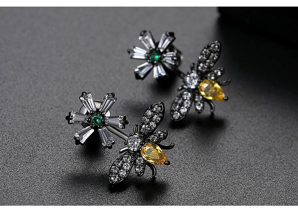 Fashion Flower Bee Earring Fashion Korean Creative Bee Pendant Earrings Sweet Banquet Earrings display picture 5