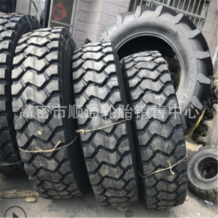 销售三角全钢子午线13.00R20卡车轮胎起重机轮胎